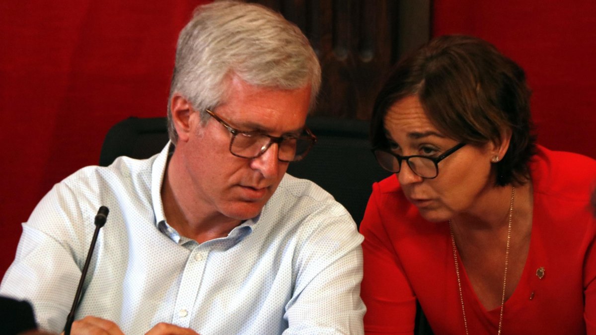 Imagen del exalcalde Ballesteros y la concejal Begoña Floria en una sesión del pleno.