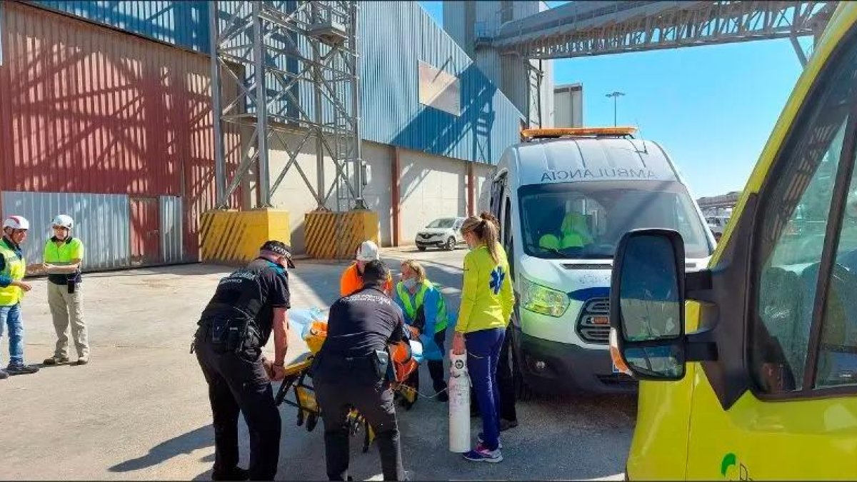 El Port de Tarragona realiza este tipo de ejercicios para comprobar la eficiencia de los planes de autoprotección de la Autoridad Portuaria de Tarragona.