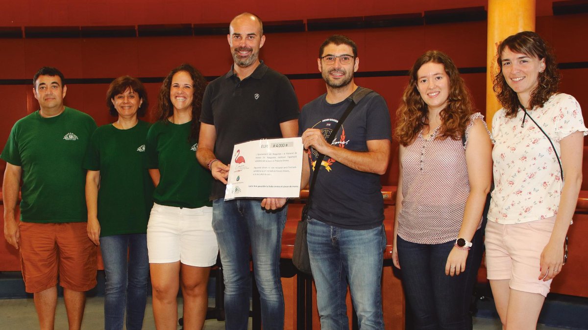 El Projecte Emma rep un xec de 4.000€ a Roquetes