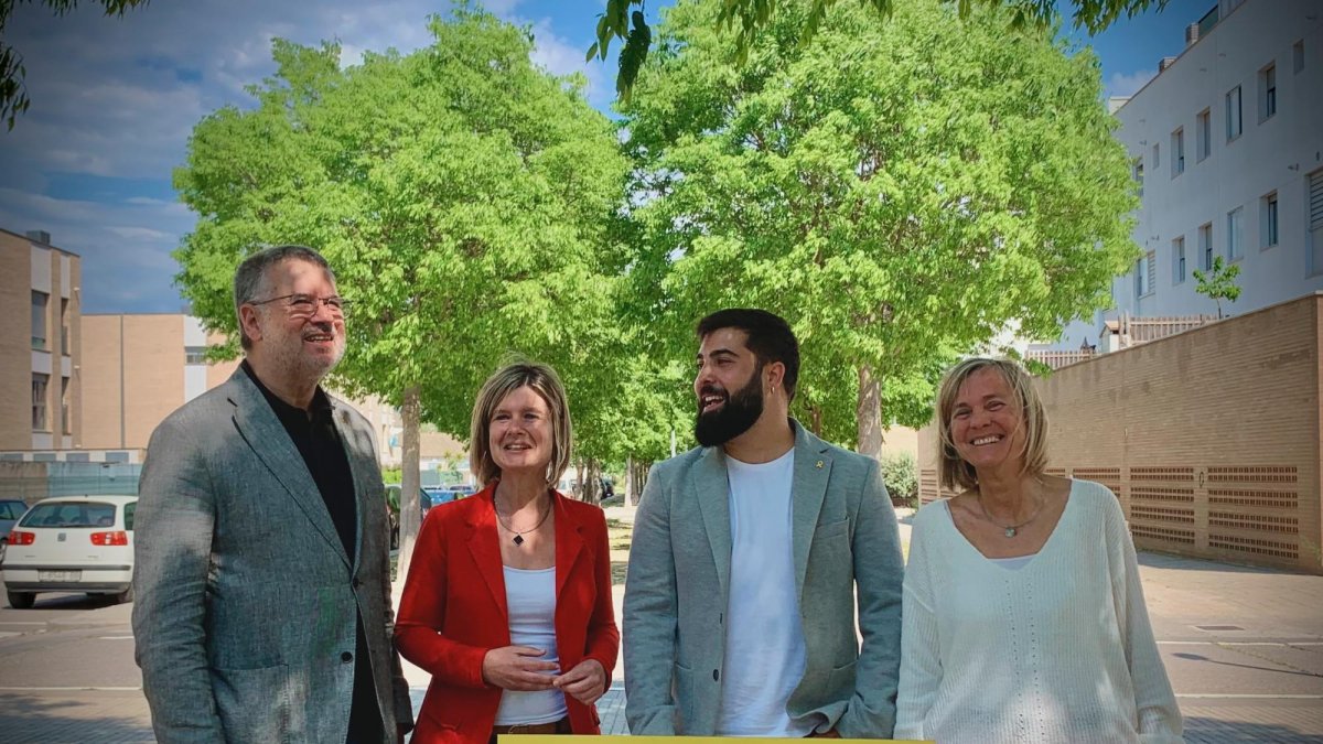 Pallissó (amb barba), acompanyat dels alcaldables de Tarragona, Reus i Valls.