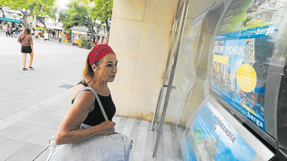 Imagen de la oferta de un viaje a Nueva York, entre otros destinos, en una agencia de viajes de Tarragona.