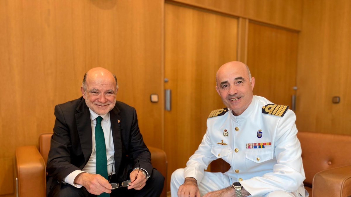 El subdelegado del Gobierno, Joan Sabaté, y el subdelegado de Defensa, Antonio Bergoñós.