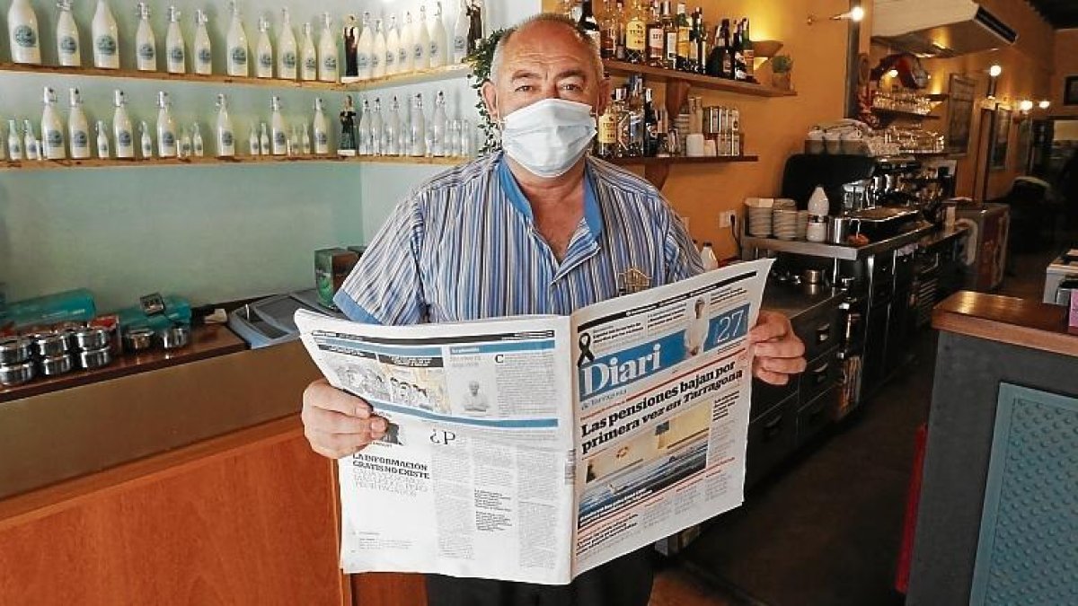 La Caseta de les Tres Bessones. Pl. Fòrum, Tarragona. Es un bar restaurante muy conocido, en pleno casco antiguo ofrecen la bebida típica de St. Tecla ‘el Petonet’, en los fines de semana el vermut es la estrella de los mediodías.