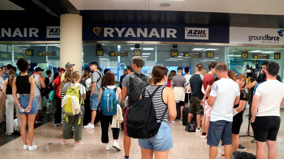 Imagen de una oficina de Ryanair en un aeropuerto