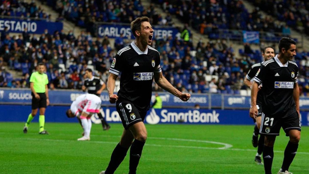 Guillermo Fernández celebra uno de los 8 tantos que anotó con el Burgos la pasada campaña.
