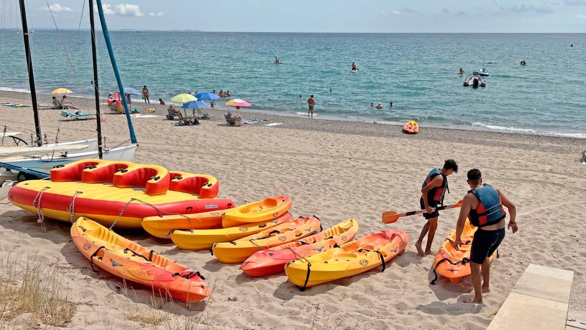 Kayak, Sup Yoga y Wing Foil son algunas de las actividades dirigidas que ofrece el club náutico.
