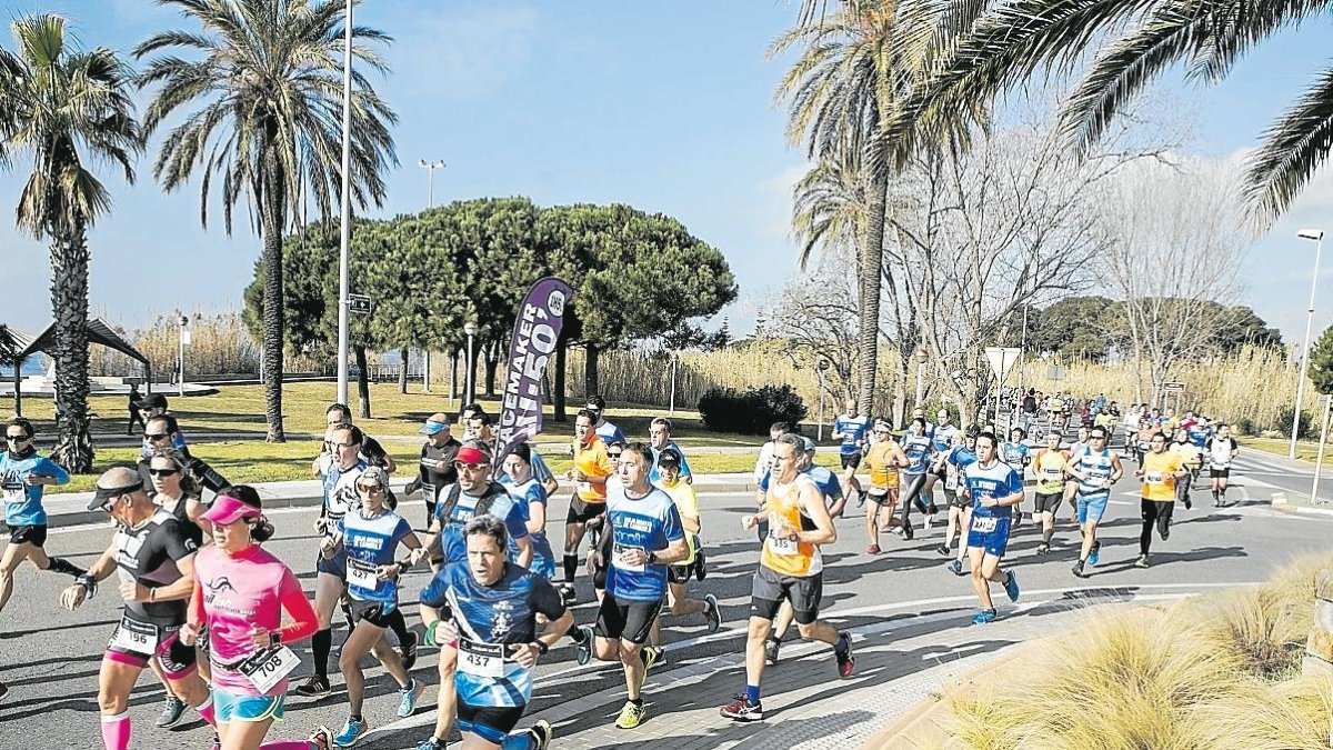 La Mitja Marató celebrada en 2017, una de las pruebas deportivas que reúne a centenares de deportistas.