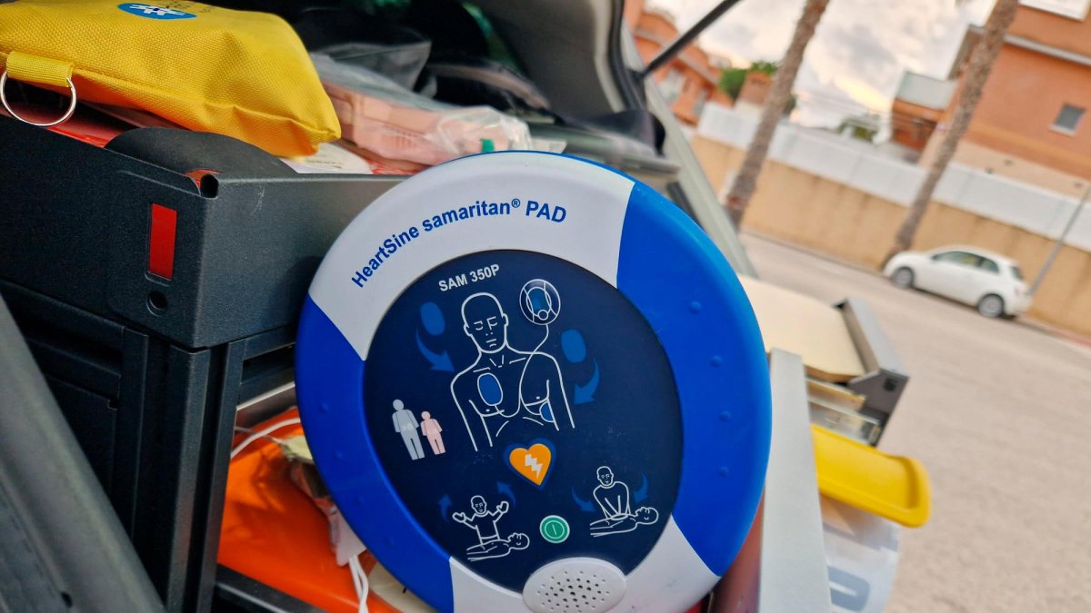 Desfibrilador del coche policial del Creixell.