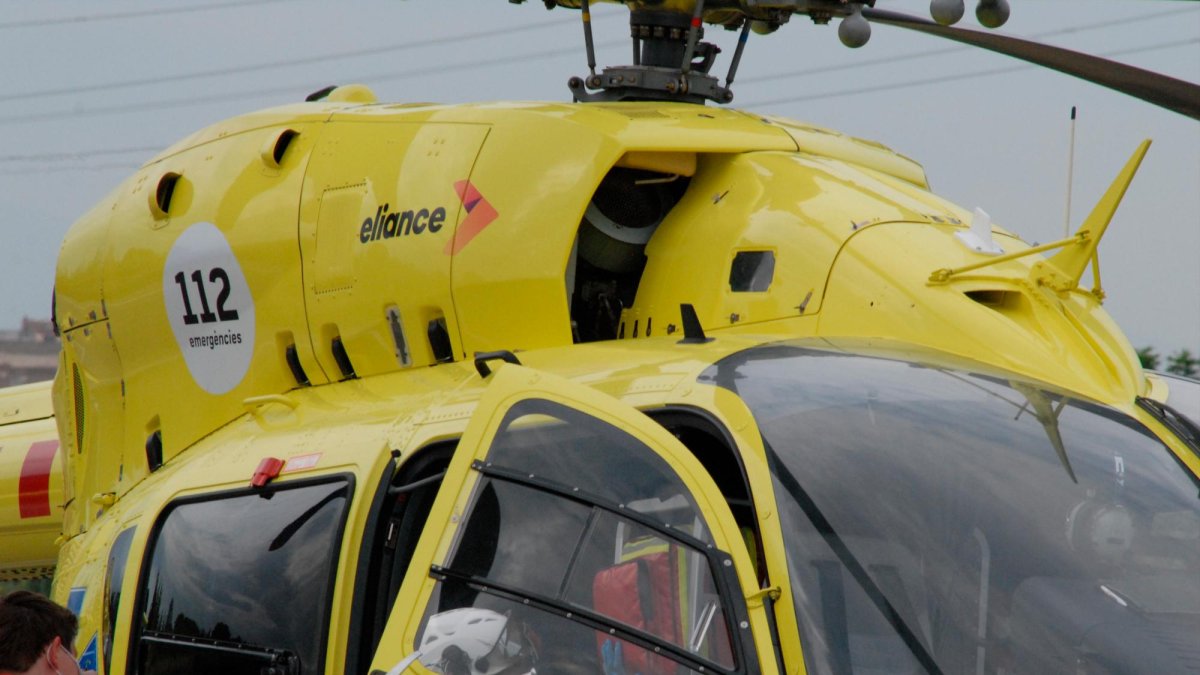 Una ciclista, en estat crític en accidentar-se a Camarles