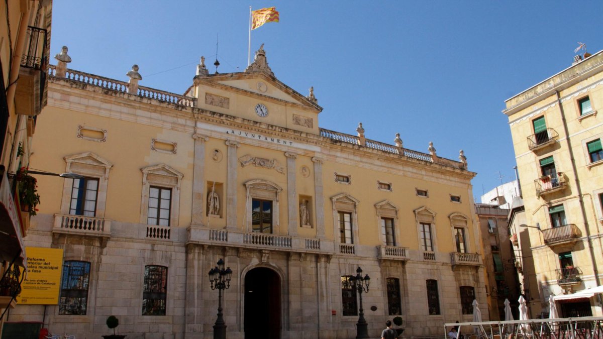 La fachada del ayuntamiento de Tarragona.