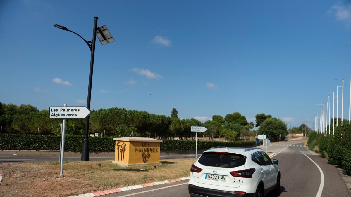 Los vecinos de la urbanización Les Palmeres quieren conectarse con el centro mediante autobús desde hace tiempo.