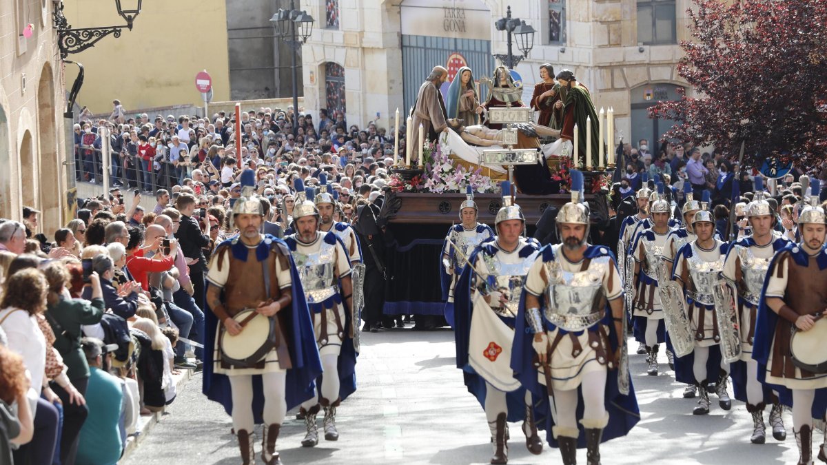 Miles de personas asistieron a un acto bello y solemne, por las calles de Tarragona.