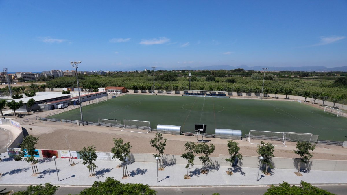 Las instalaciones del estadio municipal están situadas justo encima de donde se realizará el nuevo encauzamiento del barranco de Barenys.