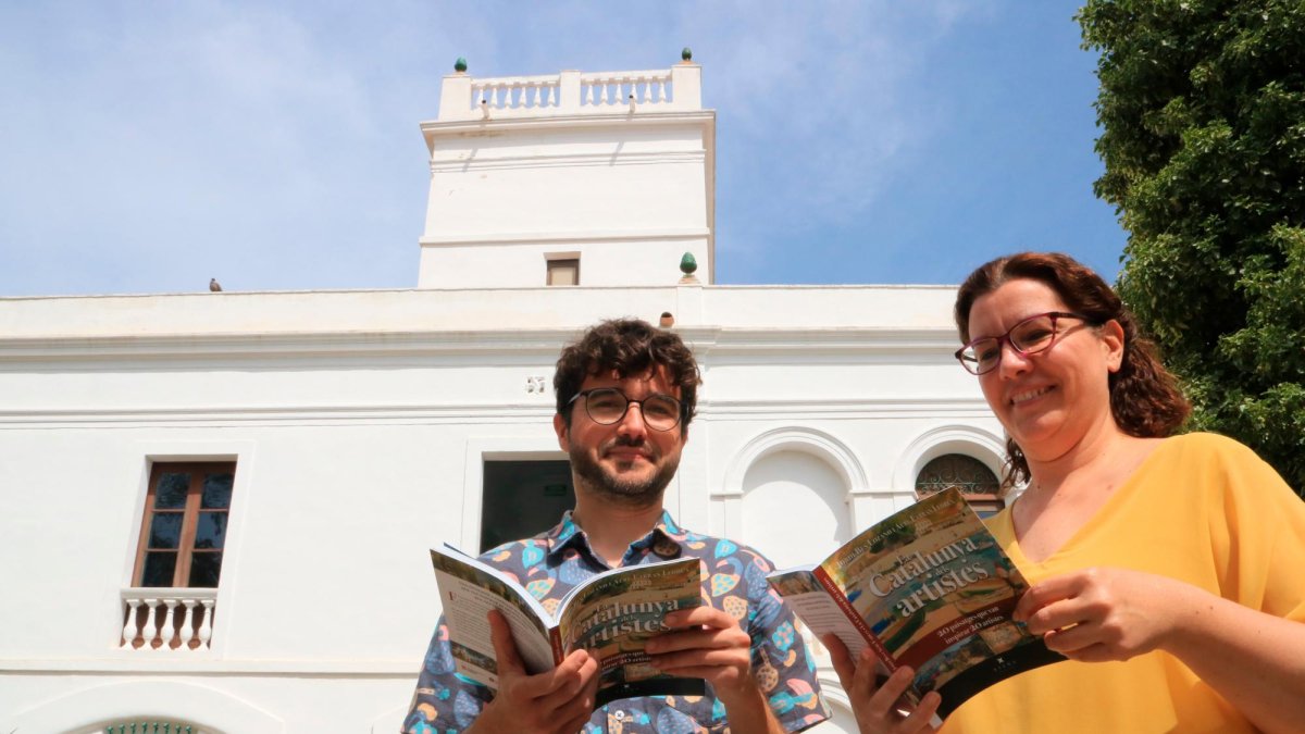 Jordi Bes y Aure Farran son los autores de ‘La Catalunya dels artistes’.