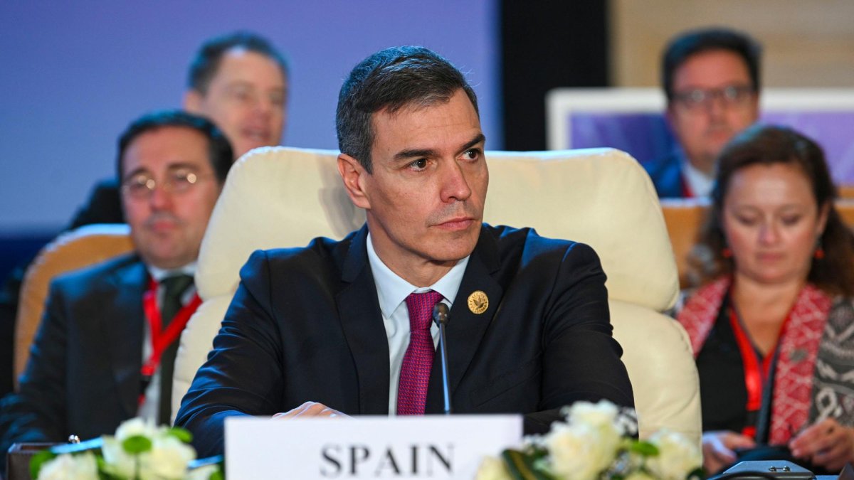 El presidente español, en la cumbre de paz de Egipto.