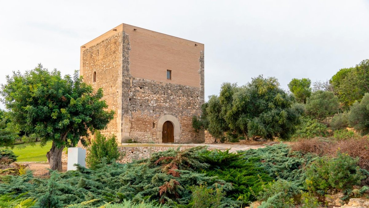 Entrada de la Torre d’en Dolça.
