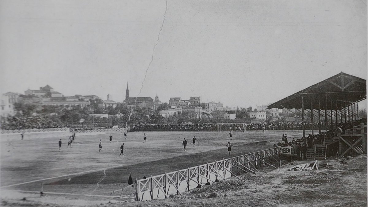 Partido entre el Nàstic y el Sabadell en el antiguo campo de la Avenida Catalunya en 1926.