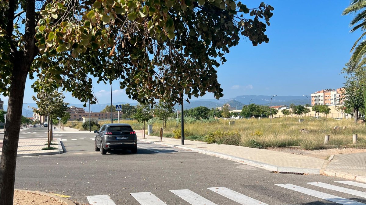 Prolongación de la calle de Bernat Metge.