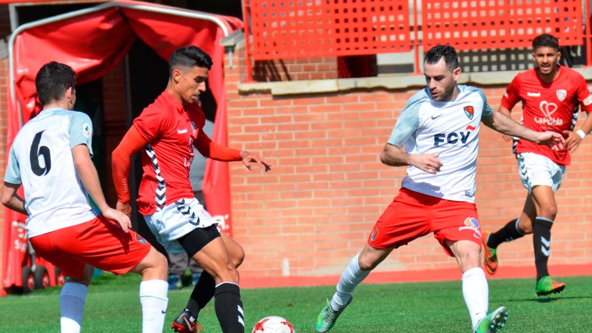 Adrián Gimeno en un partido con la Pobla.