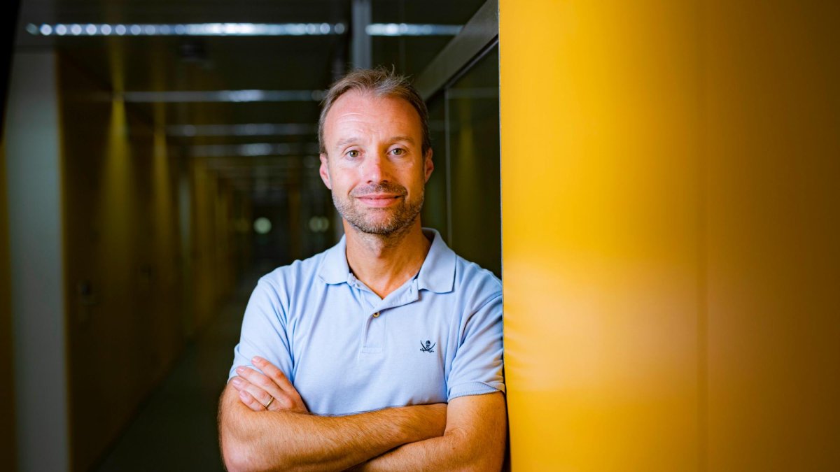 El profesor de la URV, Fèlix Llovell, en el Campus Sescelades.