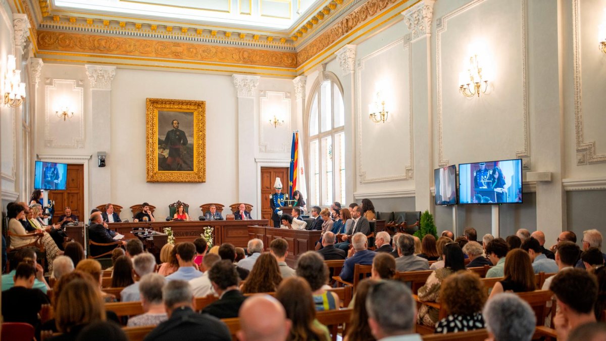 Un instante del pleno de investidura.