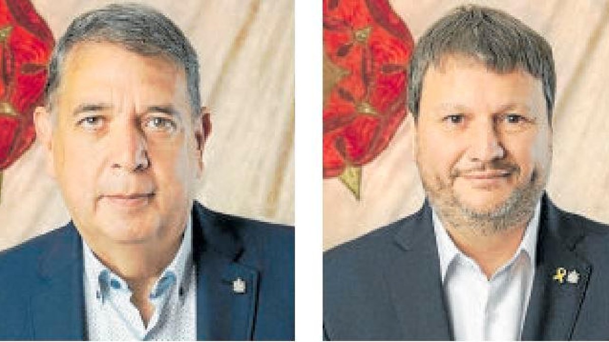 Prats (I), deja el acta de concejal y el número 6 de la lista en los comicios del 28M, Subirats (D), asumirá el relevo.