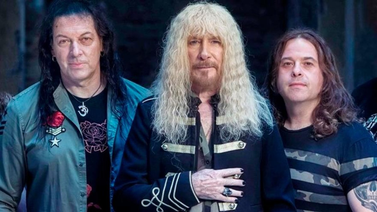 Medina Azahara, con Manuel Martínez en el centro, lanzó en 2021 un disco con canciones de Triana.