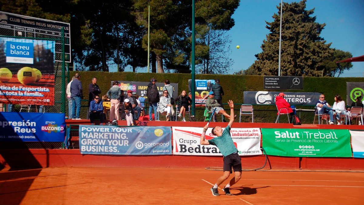 Vilnus Gabuas llega a la final desde la fase previa.