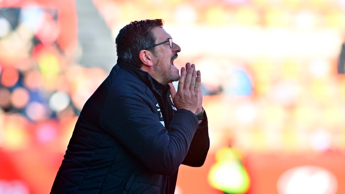 El técnico del Nàstic, Iñaki Alonso, ha debutado este domingo en el banquillo grana.