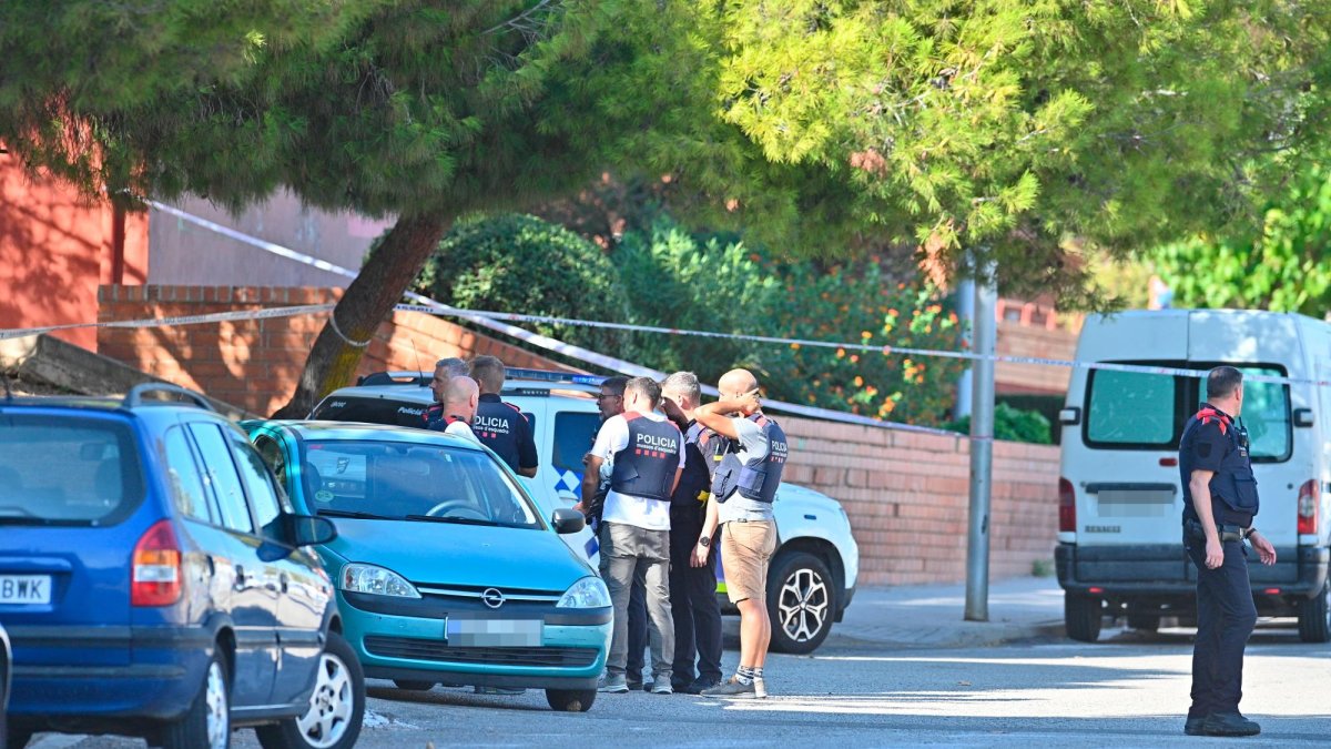 Los agentes en la zona de los hechos.