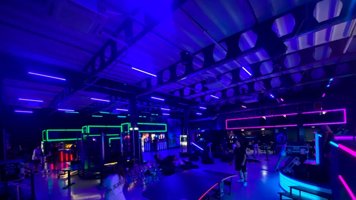 Sala de Gamerland de Budapest.