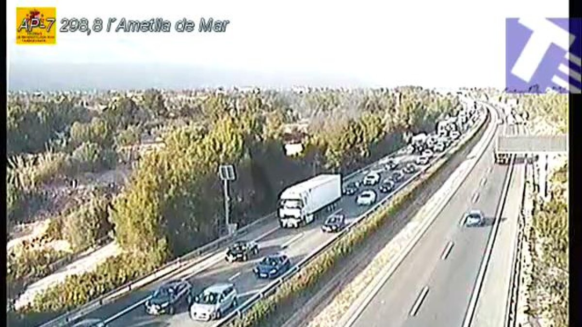 Las colas en la AP-7 en sentido sur.