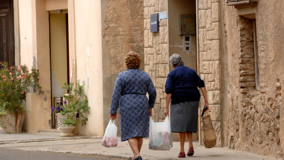 La espera para recibir una ayuda de dependencia: tres meses más de lo que exige la norma