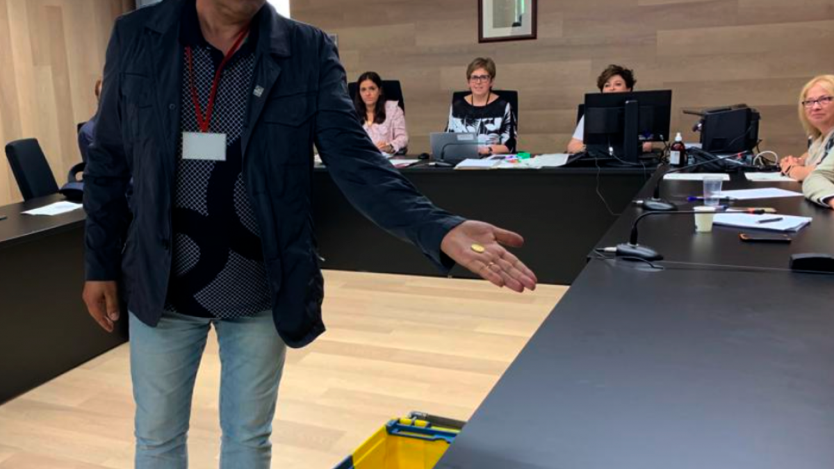 Una moneda ha decidido el concejal de Rasquera.