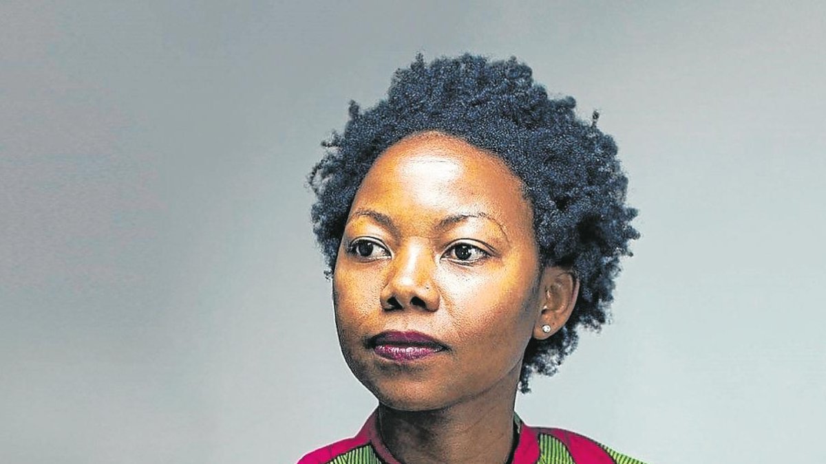 L’escriptora africana Noviolet Bulawayo.