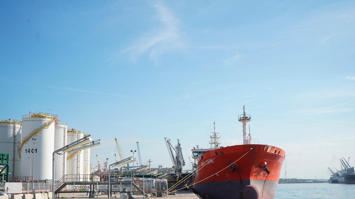 El número de escalas de barcos comerciales en noviembre ha sido de 222.