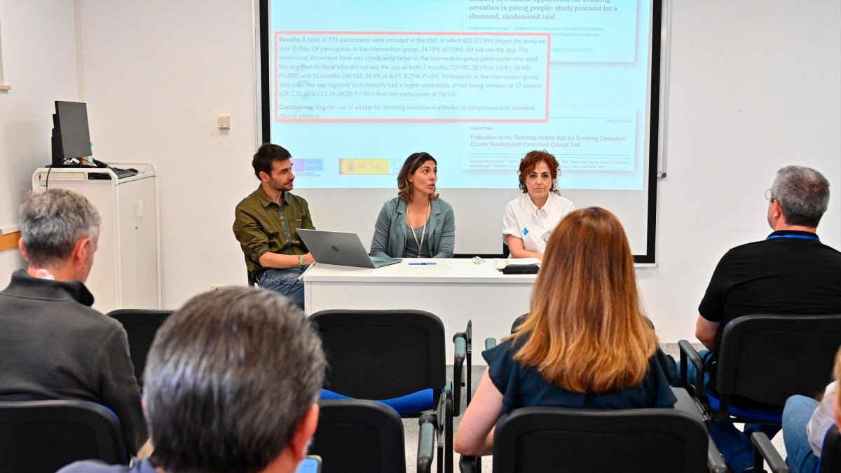De izquierda a derecha, Jordi Duch, Cristina Rey y Demetria Patricio, presentando el proyecto Tobbgest.