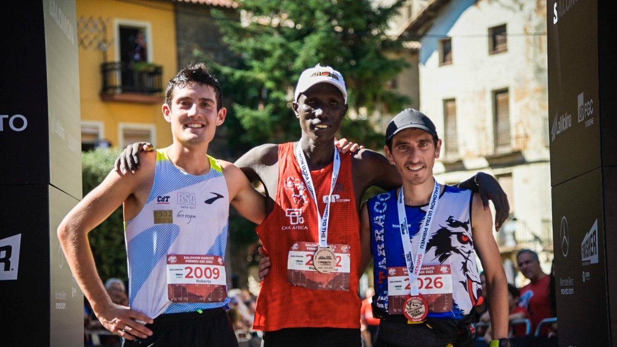 Roberto Delorenzi, Robert Pkemoi y Víctor Del Águila.