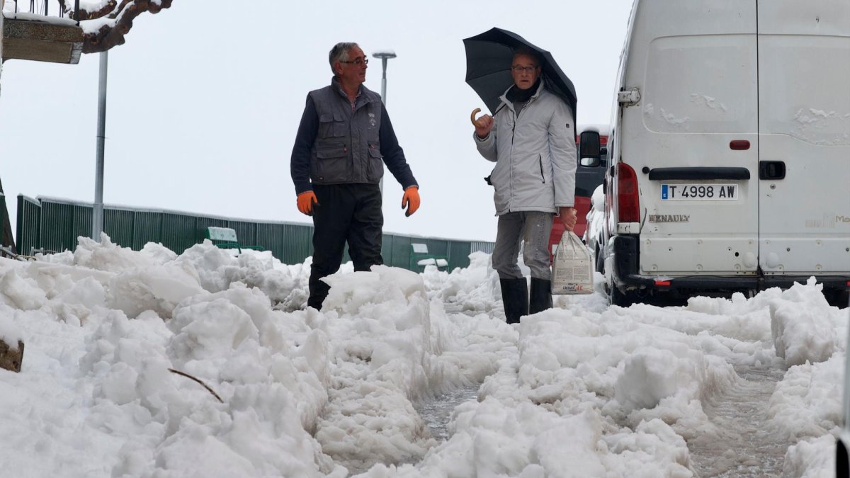 Horta de Sant Joan y Arnes, cubiertas por la nieve
