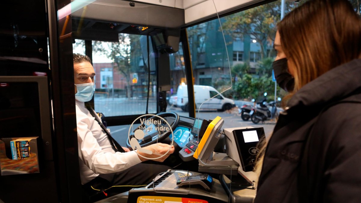 Las tarjetas multiviajes permiten el transbordo gratuito entre líneas distintas durante 1 hora y 15 minutos.