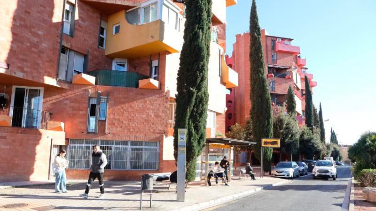 Una de las vías principales del barrio Gaudí de Reus.