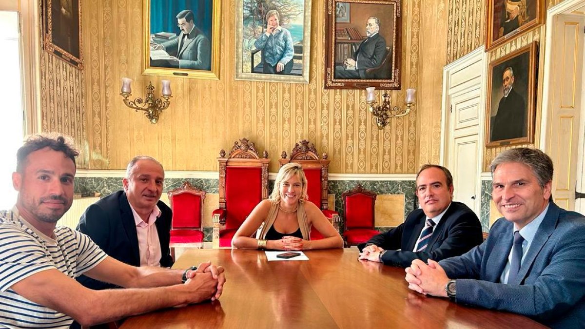 Los integrantes de la reunión, en el ayuntamiento de Tarragona.
