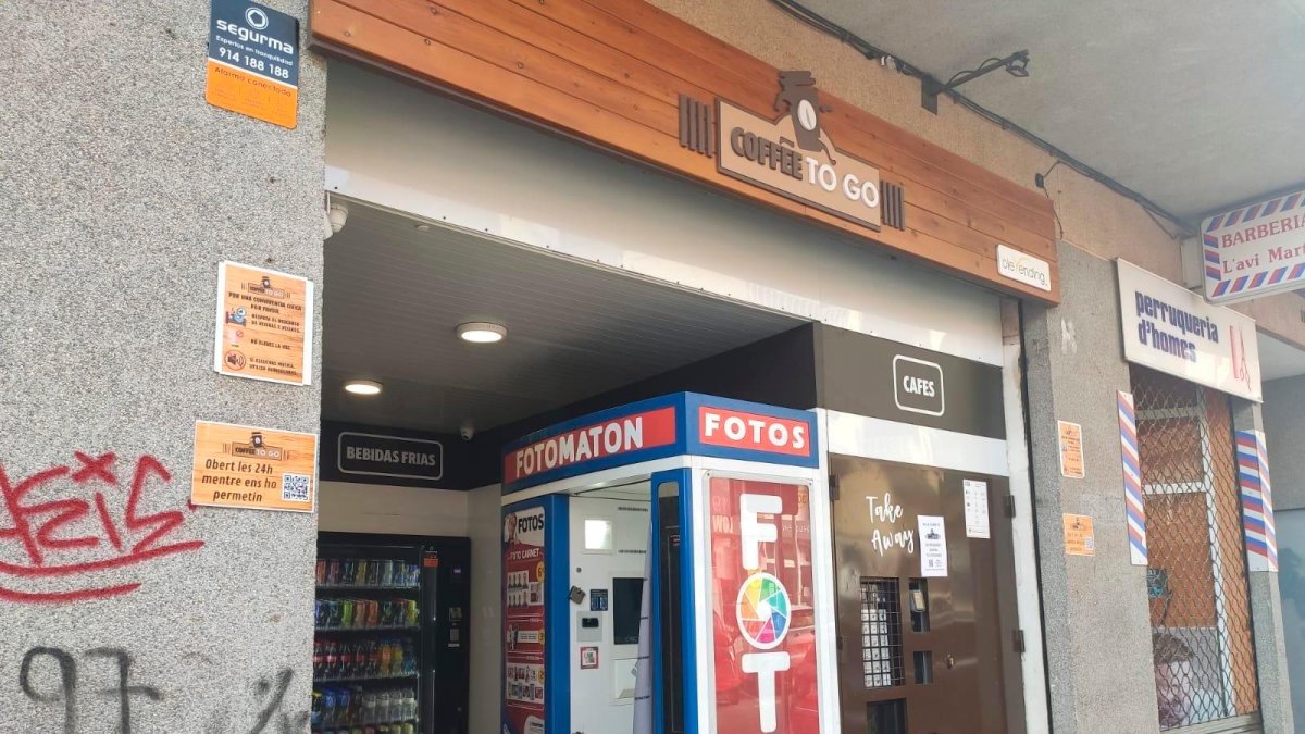 Obligan a recortar  horario de un punto de venta con máquinas de 24 horas en El Vendrell