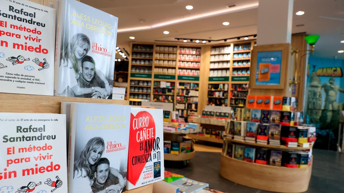 Ejemplares de «El chico de las musarañas» este miércoles, en una librería de Madrid.