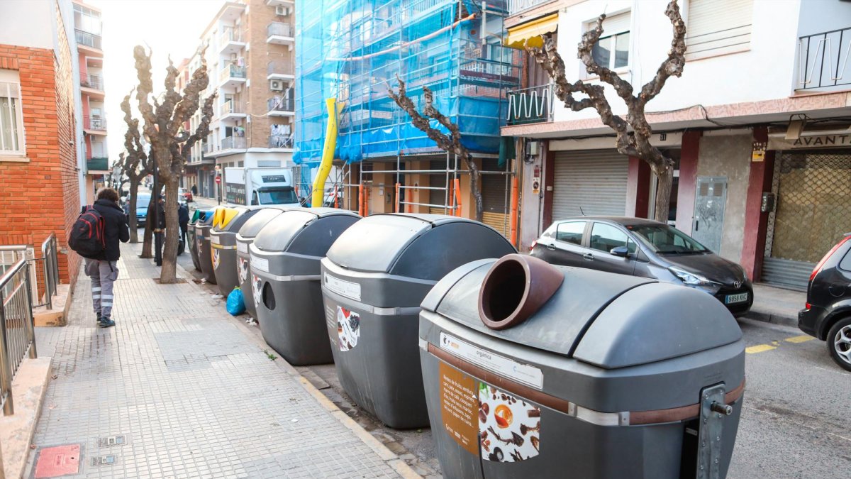 Las obras en la rambla han derivado en una mayor presencia de contenedores en las calles de Cristóbal Colón y Pau Casals.