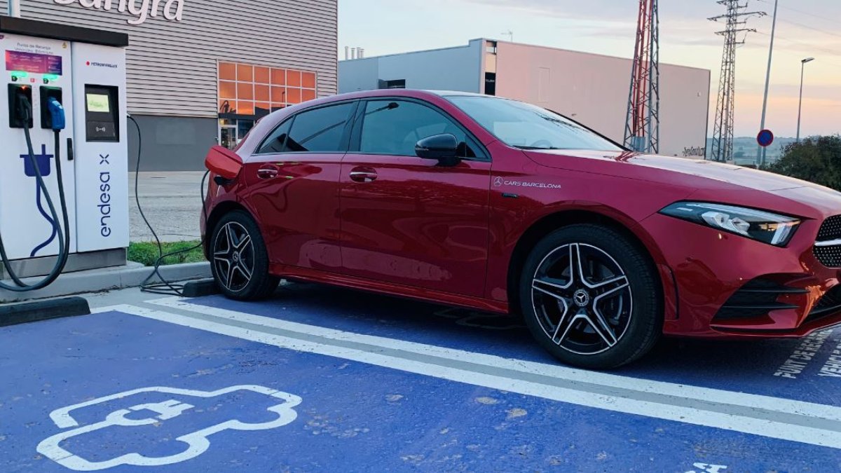 MB clase A en un cargador Endesa X. Fuente: Endesa