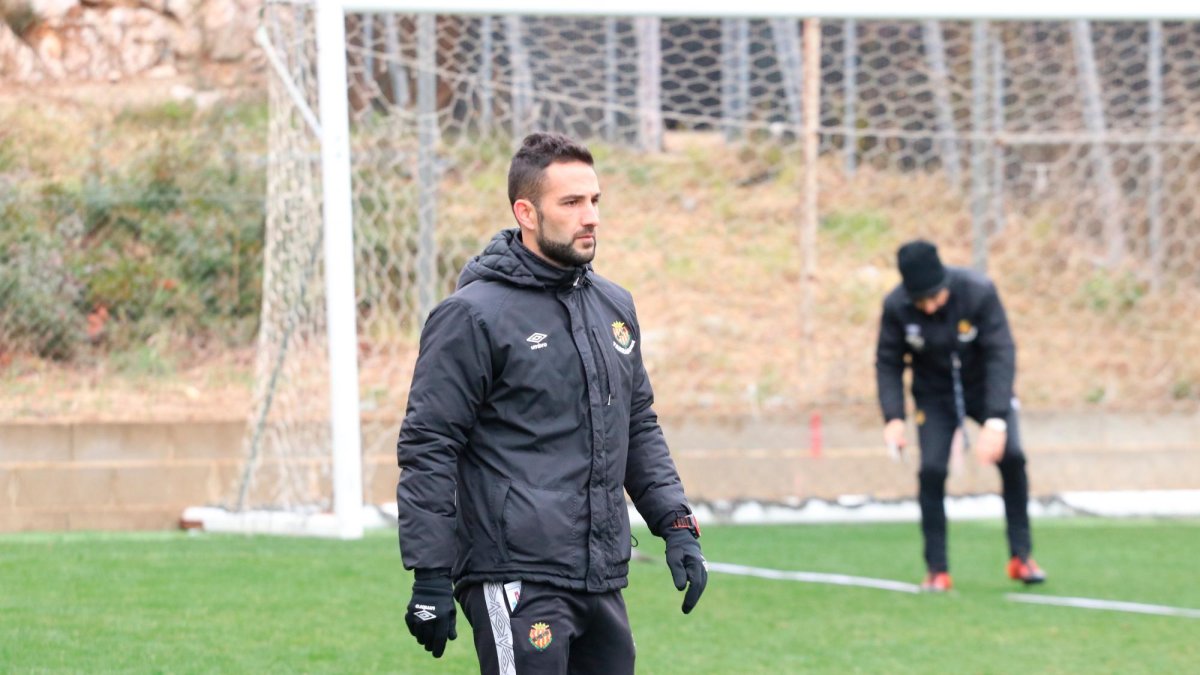 Dani Vidal dirigió este lunes su primera sesión de entrenamiento.