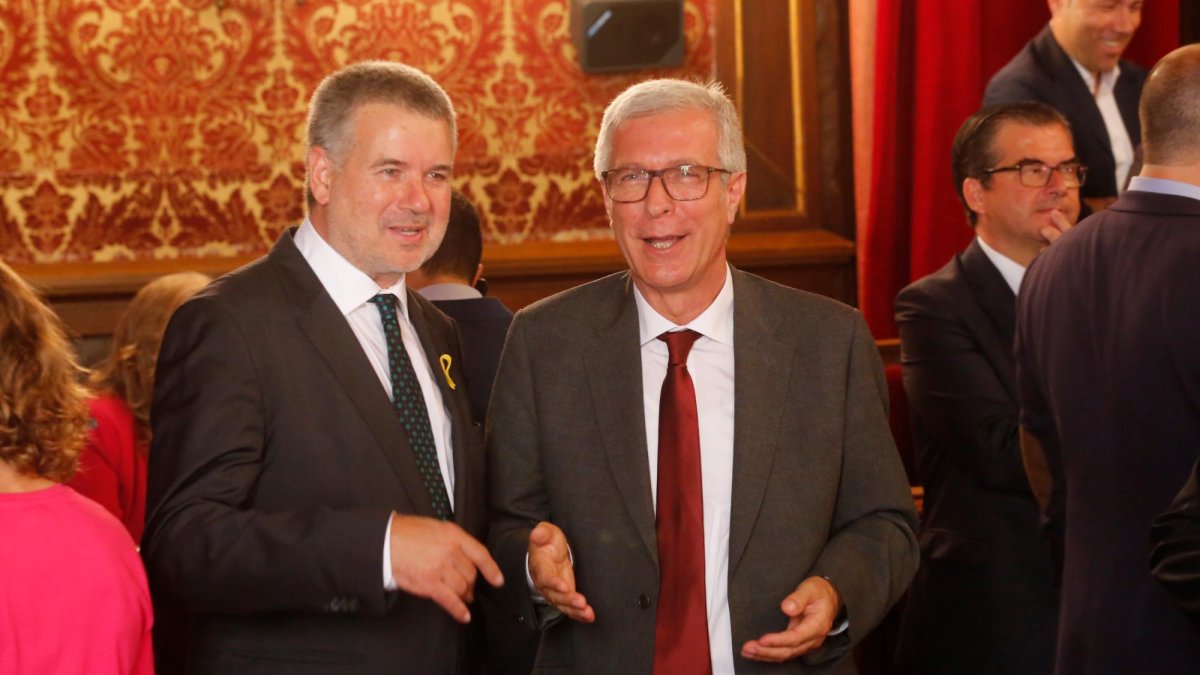 Pau Ricomà i Josep Fèlix Ballesteros, en la investidura del primer l’any 2019.