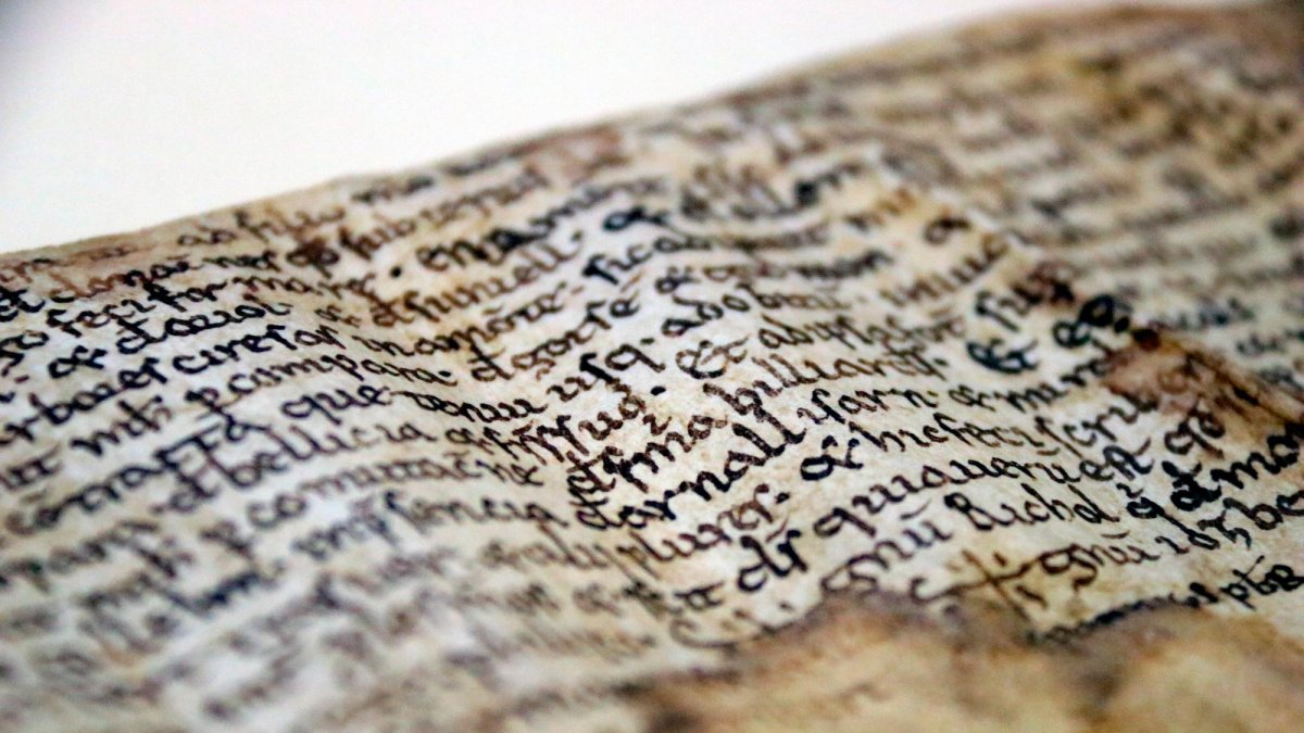 El text més antic escrit en català és el ‘Llibre dels jutges’, que data ...