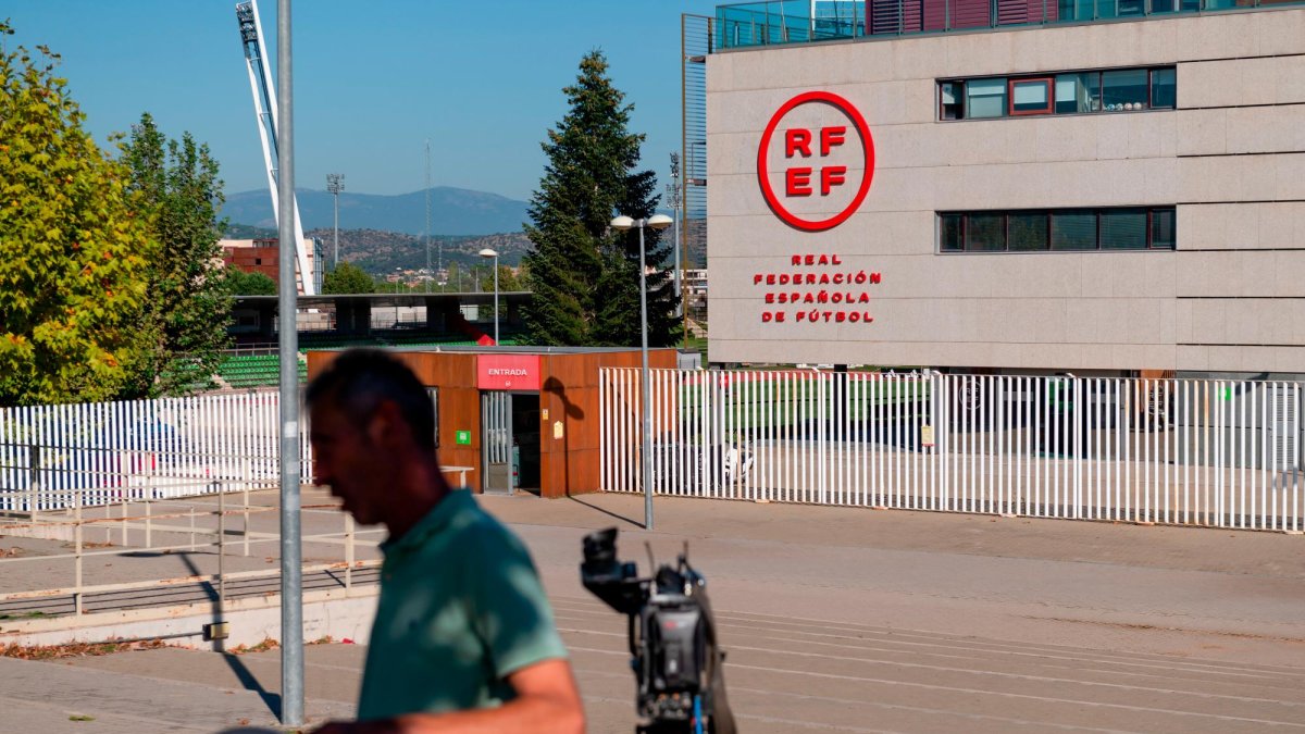 El juez investiga al Barça por cohecho por pagar a Negreira para influir en el arbitraje